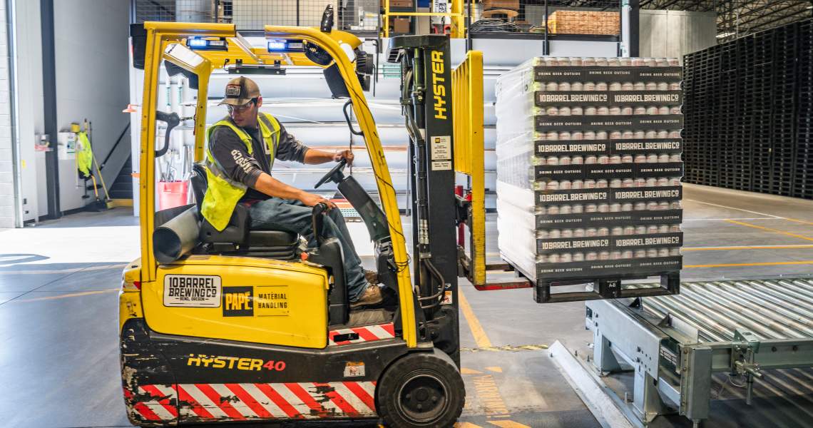 Fork lift