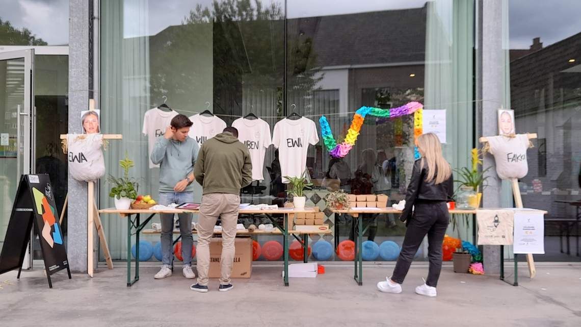 Popup shop